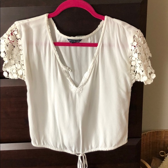 Cute A&E top - Picture 3 of 5